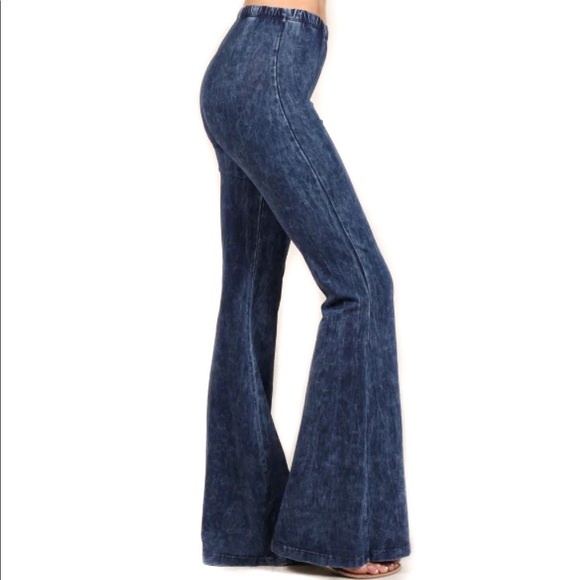 Mineral washed long sleeve crop top & bell bottom pants set main image 1